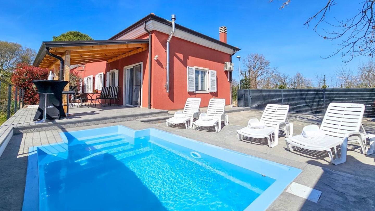 Casa Lutoma Villa Kmeti Exterior photo